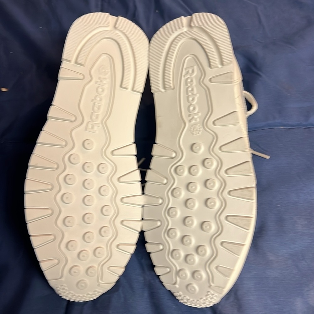 Reebok - Picture 5 of 5